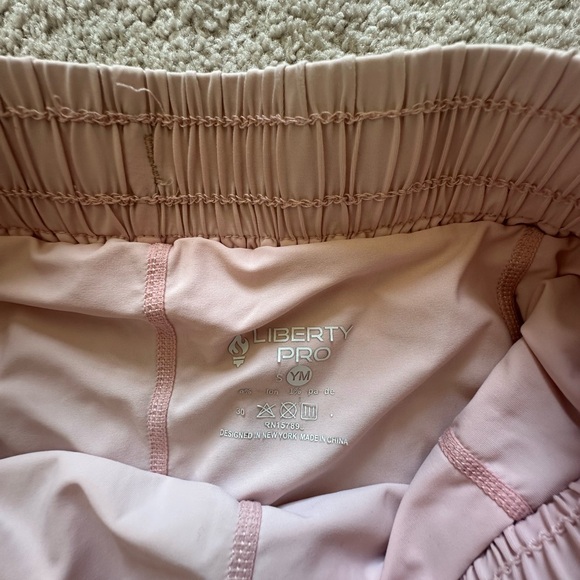 8 Pieces Of Girl Athletic Clothes - Size Medium - Picture 12 of 15